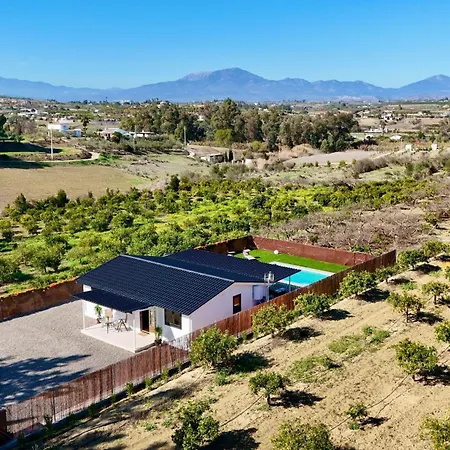 Casa De Madera La Parcela * マラガ