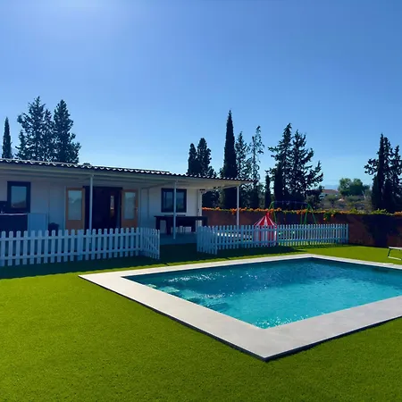 Casa De Madera La Parcela * Málaga