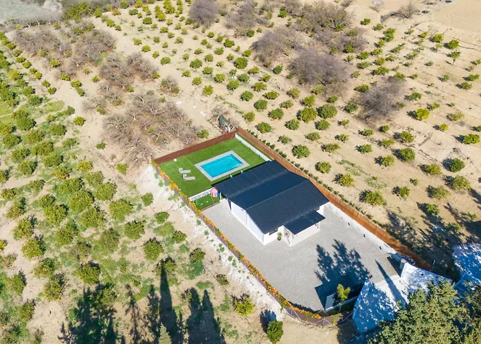 בית נופש Casa De Madera La Parcela מאלגה